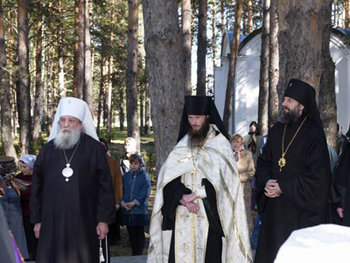 Визит митрополита Лавра с делегацией духовенства в Алапаевский монастырь